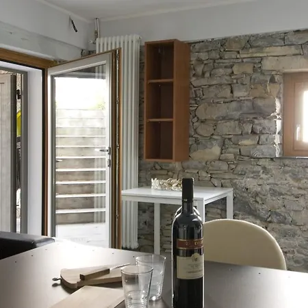 Annarosa Βίλα *
